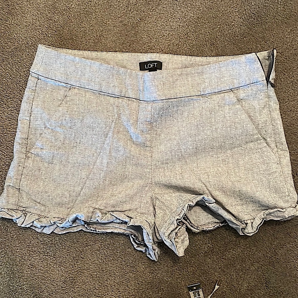 LOFT Ruffle Bottom Shorts